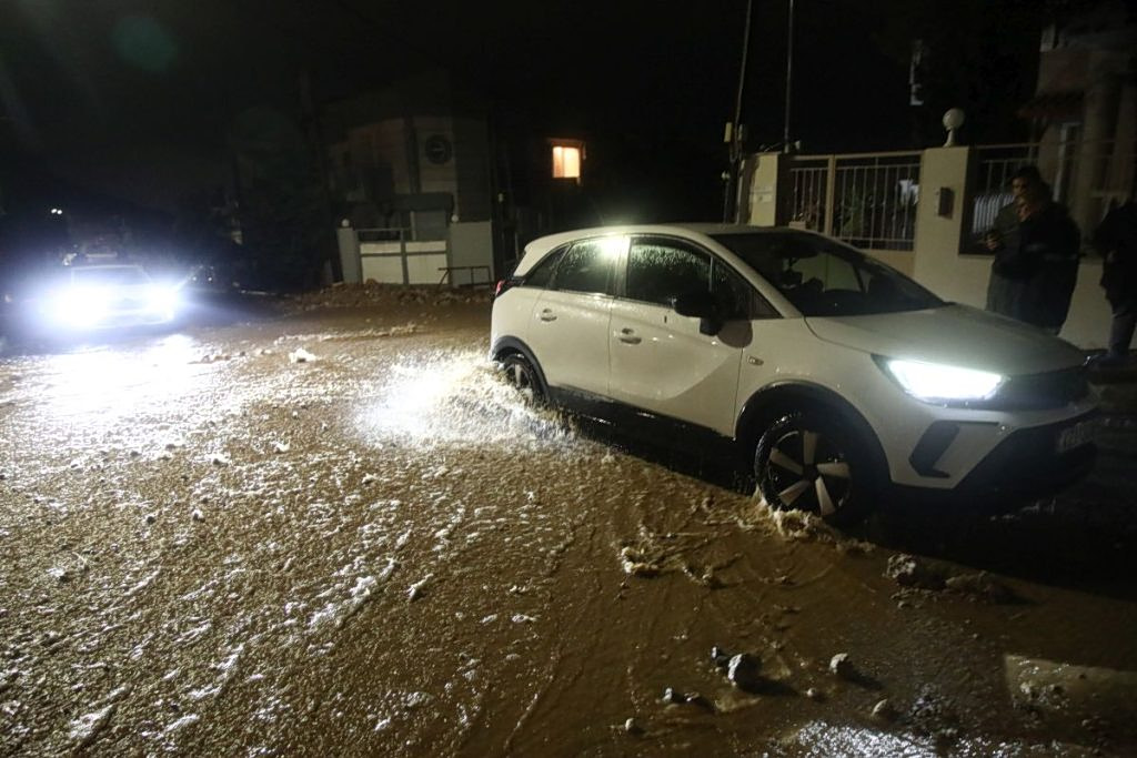 Without a life jacket, the Attica Basin – Why cities are losing the battle with water