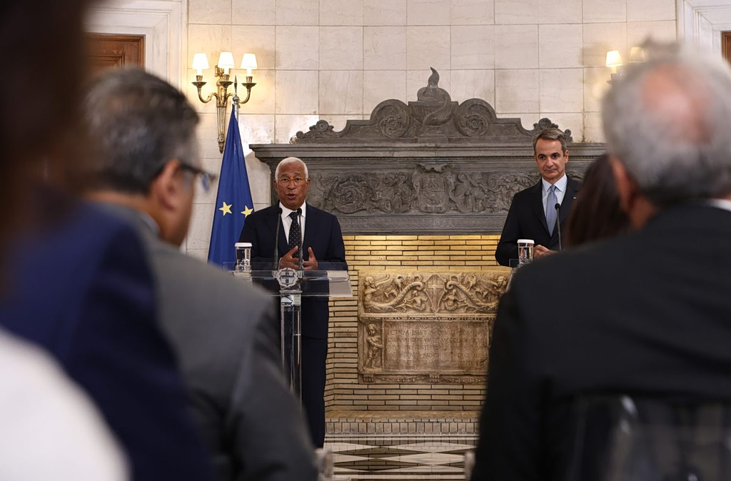 Mitsotakis, Antonio Costa Phone Call on Mideast Developments