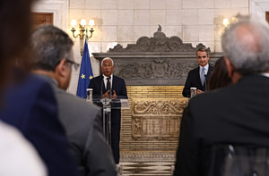 Mitsotakis, Antonio Costa Phone Call on Mideast Developments