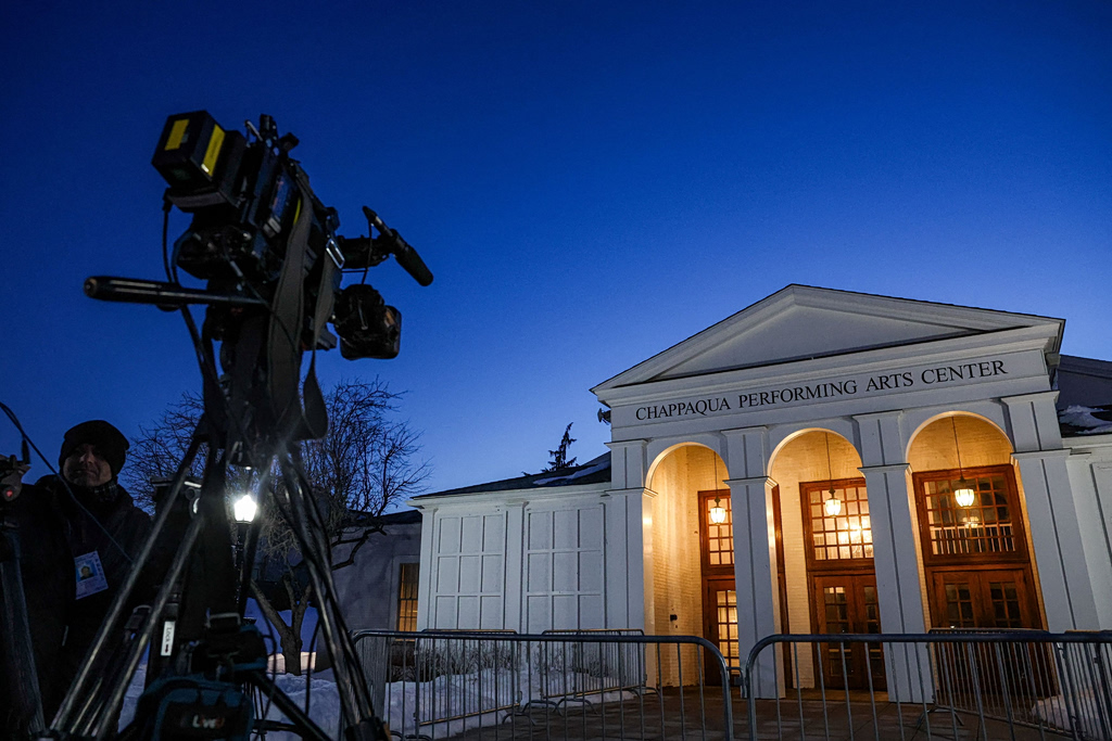 House Asks Bill Gates, Leon Black and Goldman Lawyer to Testify on Epstein