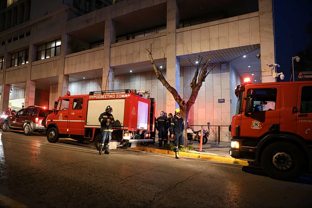 Man Arrested Outside Athens Police HQ With 2 Grenades in Hand