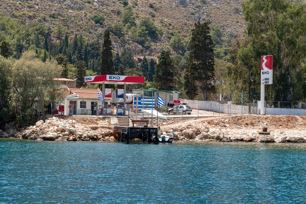 Greece Faces Fuel Surge as Fuel Pass and Price Caps Planned