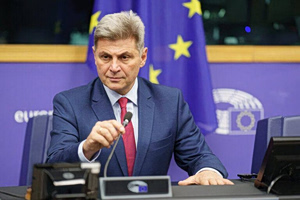 Greek MEP says No Prolonged Spike in Global Oil Prices Expected