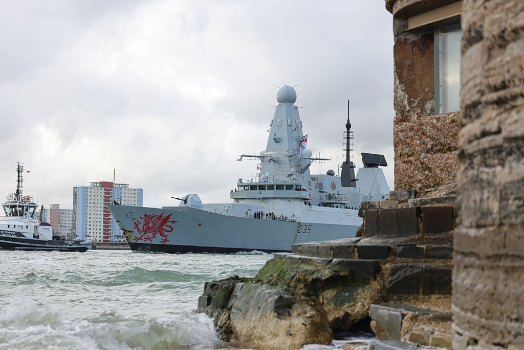 HMS Dragon Departed from Portsmouth for Cyprus Mission