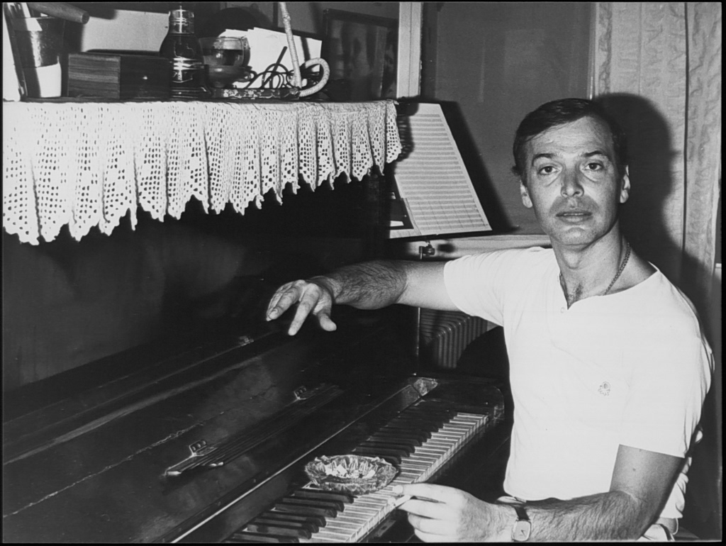 Trailblazing Greek Showman Giorgos Marinos Dies