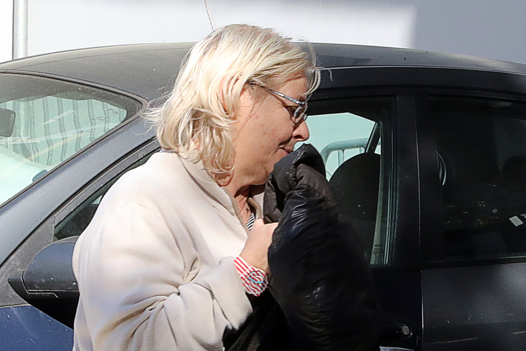 Golden Dawn’s Zaroulia Turns Herself In to Police