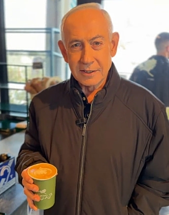 Netanyahu Laughs Off Iranian Claims of His Demise (Vid)