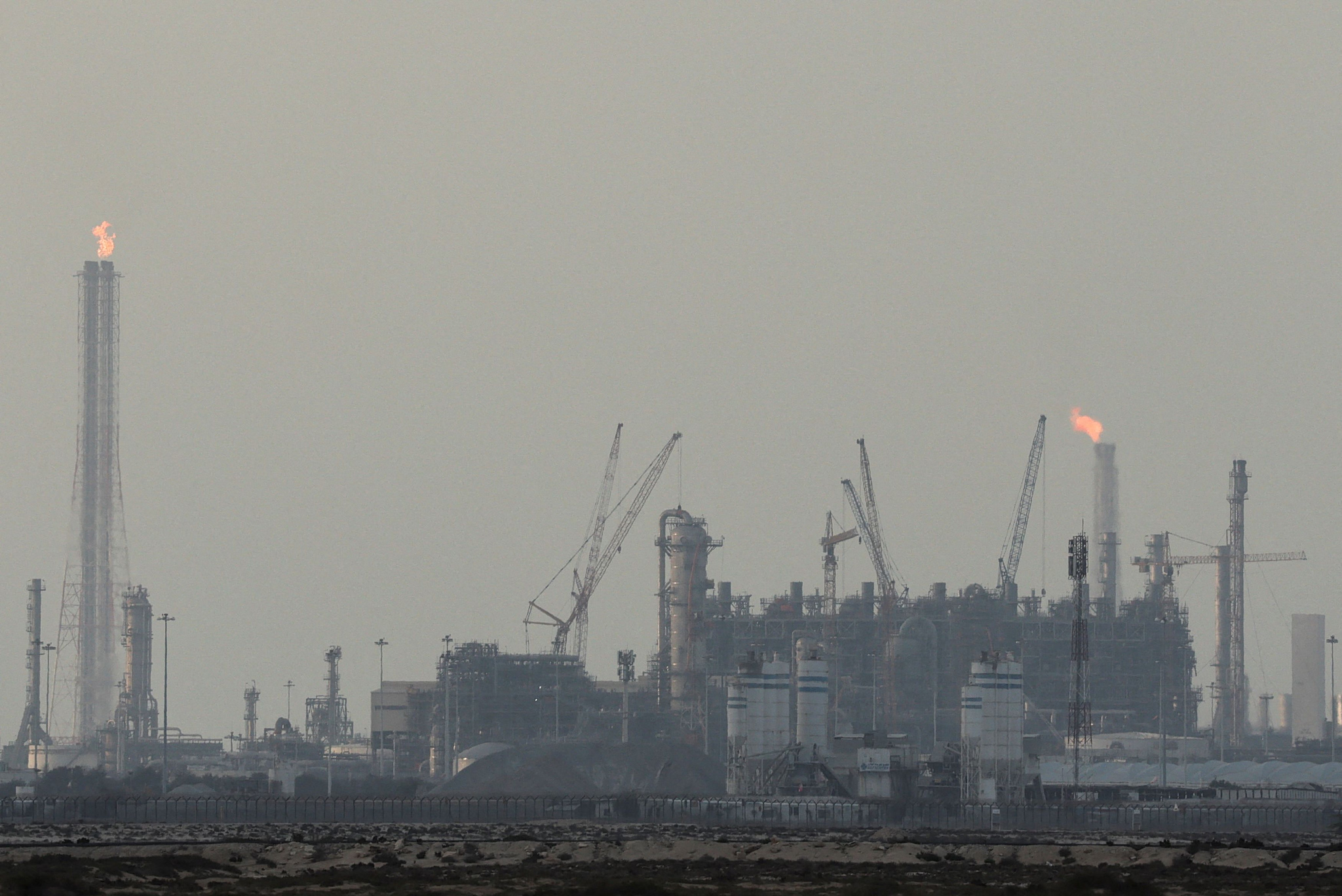 Escalating Attacks on Gulf Energy Assets Plunge Iran War Into New Phase ...