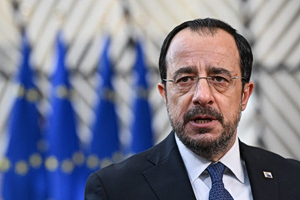 Cyprus President Calls for Talks on British Military Bases