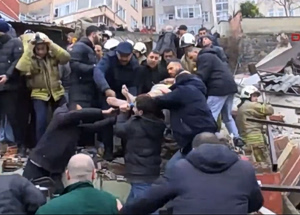 Deadly Blast Levels Buildings in Istanbul Neighborhood