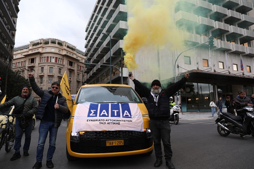 Greece: Taxi Drivers Announce 24-Hour Strike on Monday