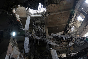 The Iranian Prisons Where Bombs Are Threatening Dissidents and Americans