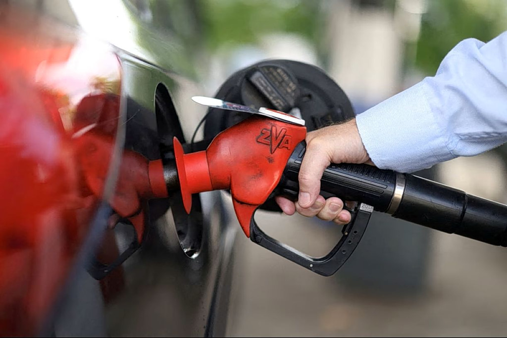 Fuel Prices Surge Past €2 as Greece Weighs Subsidy Measures