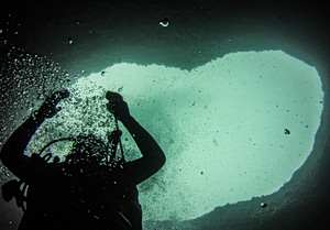 ‘Devil’s Well’ Site Gains Attention Due to Diver’s Disappearance