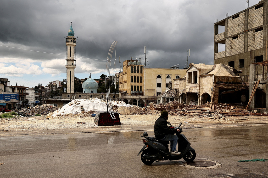 Iran Seeks Lebanon Link to Ceasefire as War Drags On