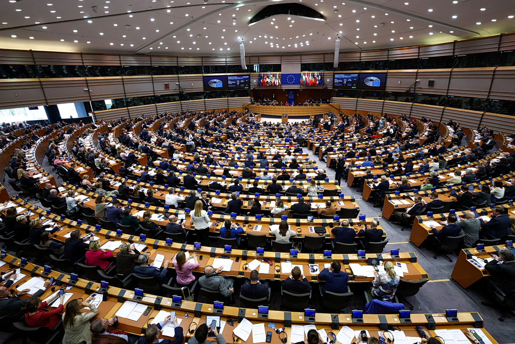 European Parliament Advances US Trade Deal with Safeguards