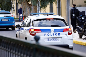 Axe Attack in Central Athens Injures Police Officer