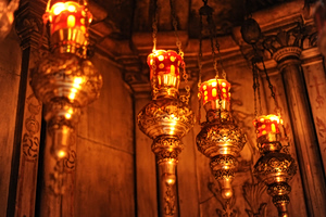 Metropolitan: Holy Light from Jerusalem Not Essential for Easter