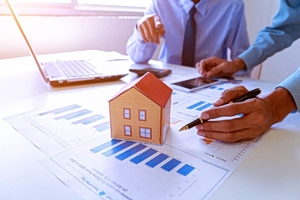 Greeks Among Least Satisfied With Housing Conditions in EU