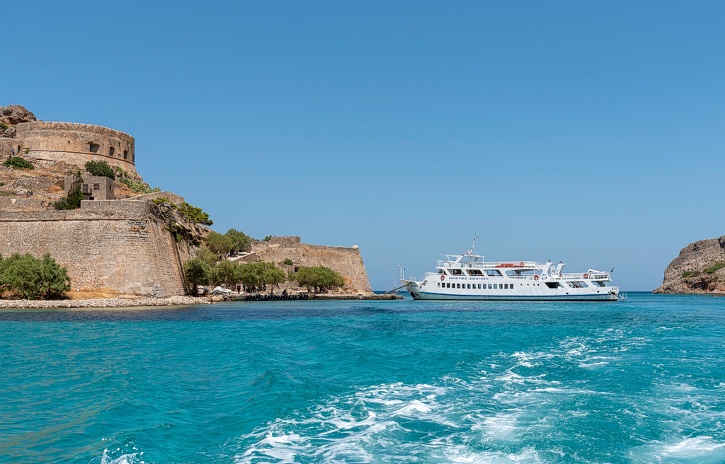 Naked Man Breaks Into Ferry Cabin of Four Students