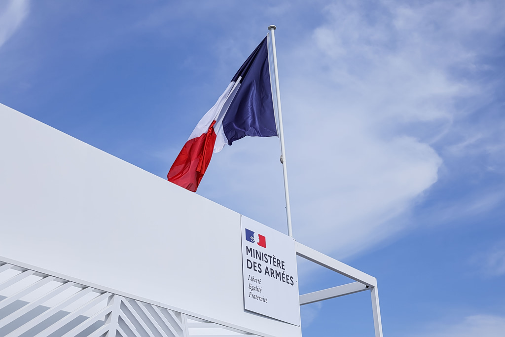 France Blocks Israeli Use of Airspace for US Weapons