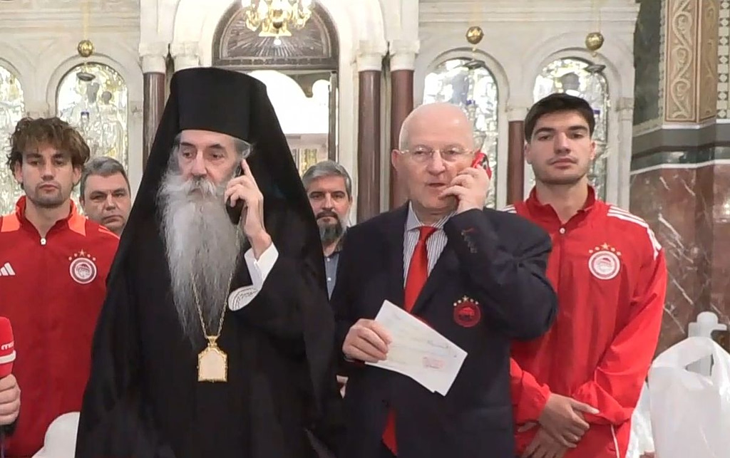 Olympiacos, Church and Municipality Deliver Easter Aid to Families in Piraeus