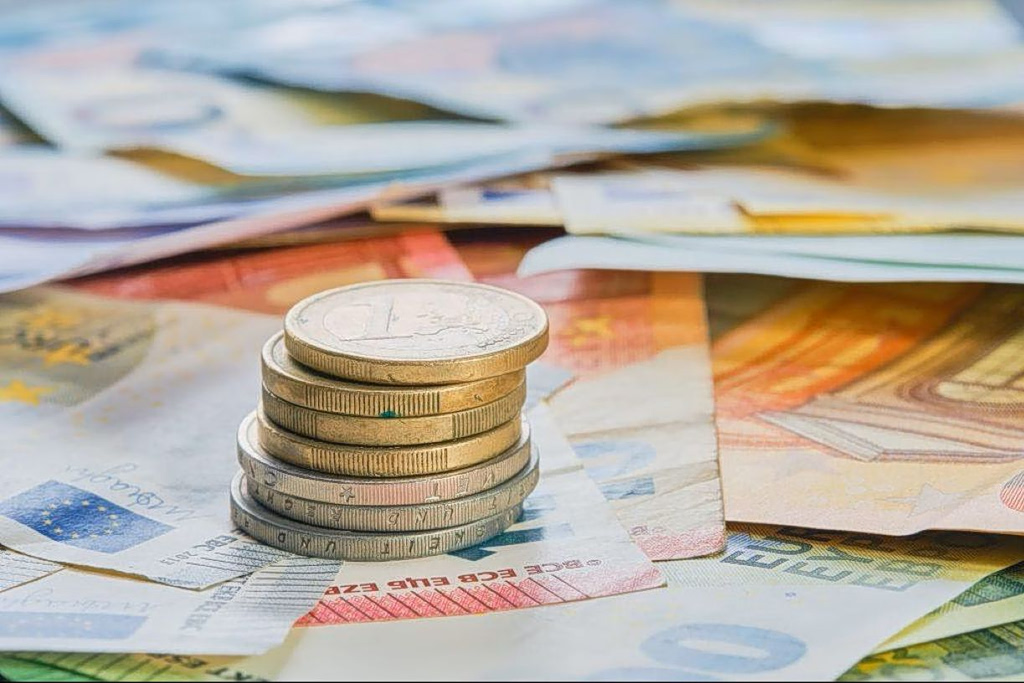 Greece’s Minimum Wage Debate: High Ratios, Complex Trade-Offs