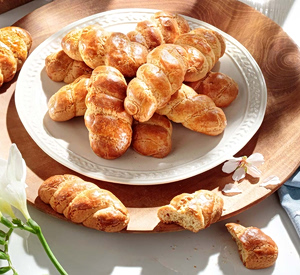 Argyro’s Traditional Greek Easter Cookies (Koulourakia)