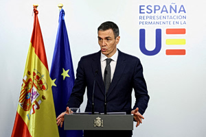 Spanish PM Gains as Anti-War Stance Lifts Support