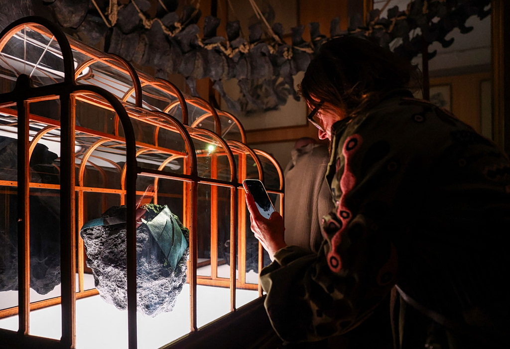 The World’s First T-Rex DNA Handbag Divides the Scientific Community