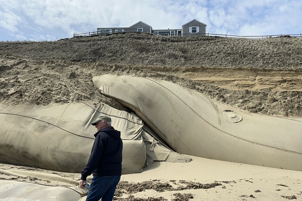 Nantucket’s Oceanfront Homes Are Sliding Into the Sea. The Locals Don’t Care.