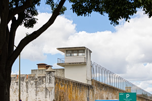 Prisoners in Greece Prepare Easter Treats in Bakery Program