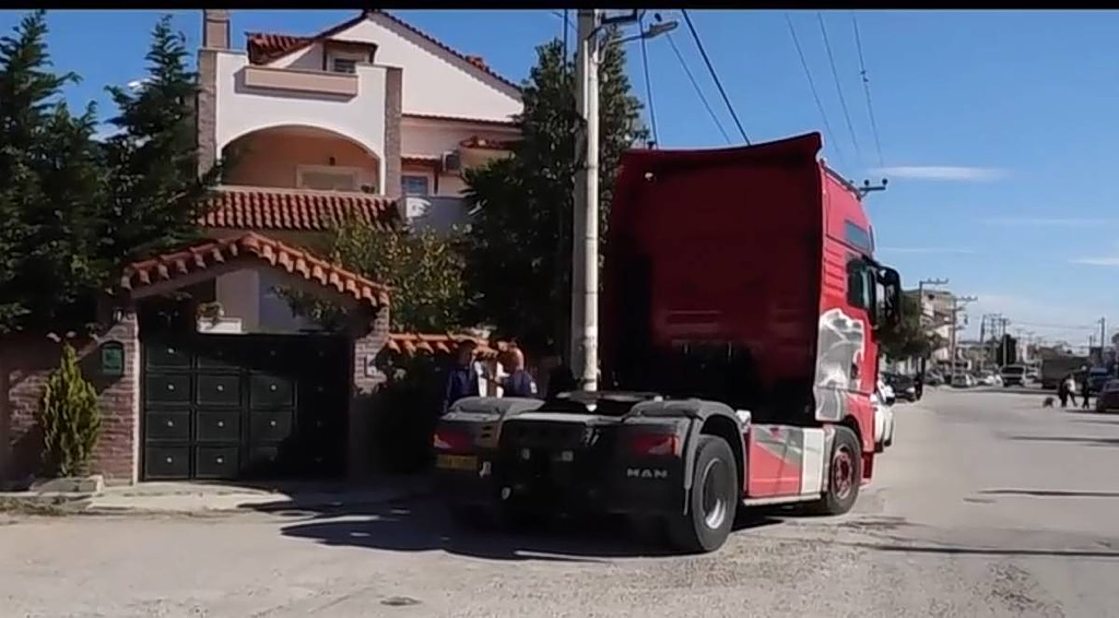 Elderly Woman Killed in Truck Accident in Athens Suburb