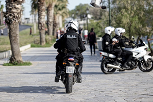 Gang Robbed Drivers Using Car Trouble Ruse in Athens