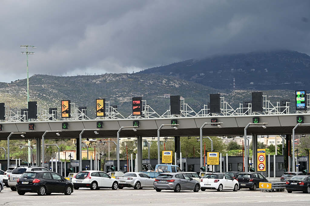 Easter Travel Rush Continues Across Greece on Friday