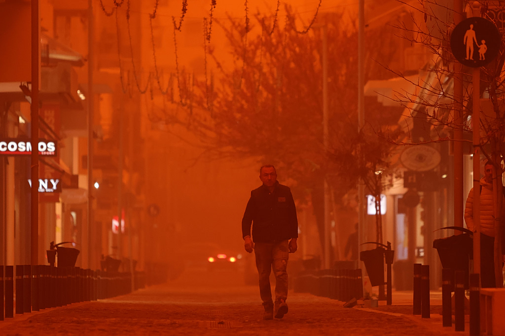Sahara Dust Returns to Greece, Bringing Mud Rain and Air Quality Concerns