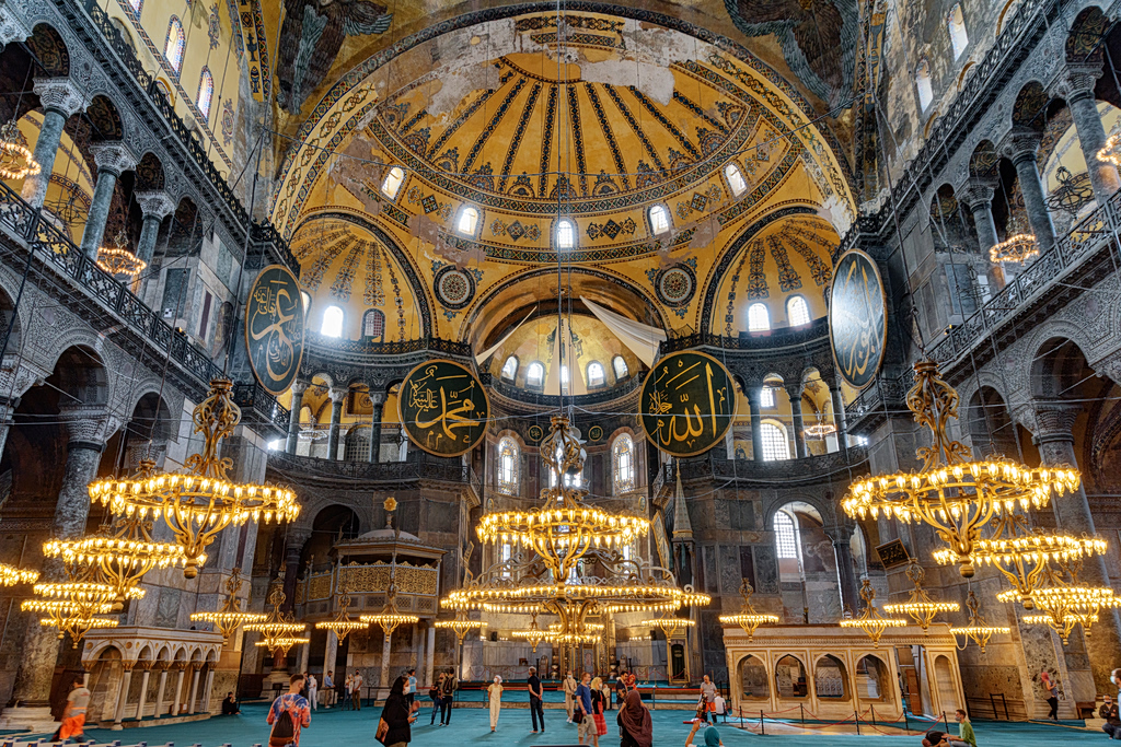 Two Arrested Inside Hagia Sophia for Unfurling Greek Flag (Vid)