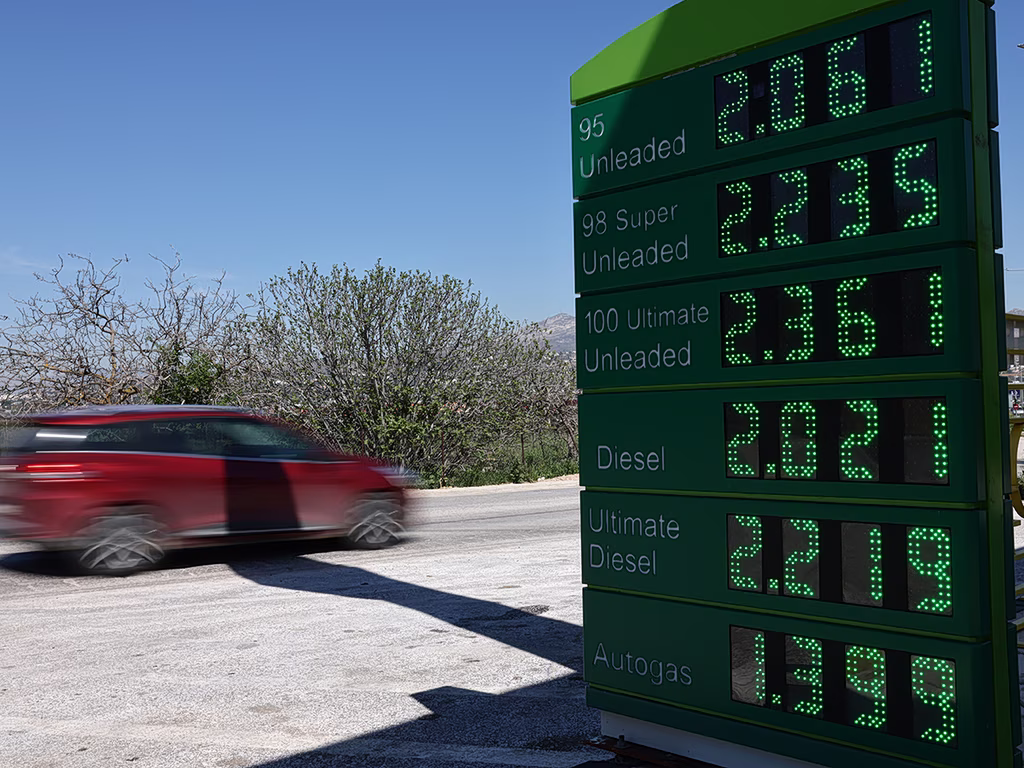 Fuel Prices Volatile as Greece Considers Fuel Pass Extension