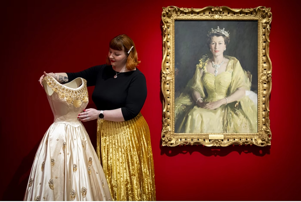 Seeing Queen Elizabeth II as The Fashion Influencer of Her Time