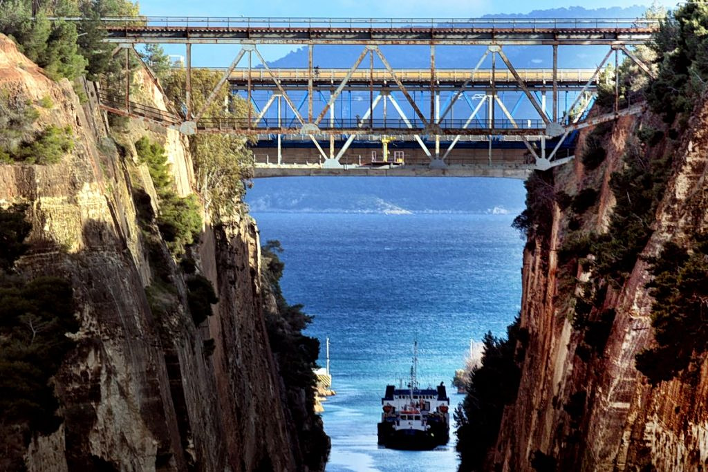 Body of Young Woman Found in Corinth Canal, Greece