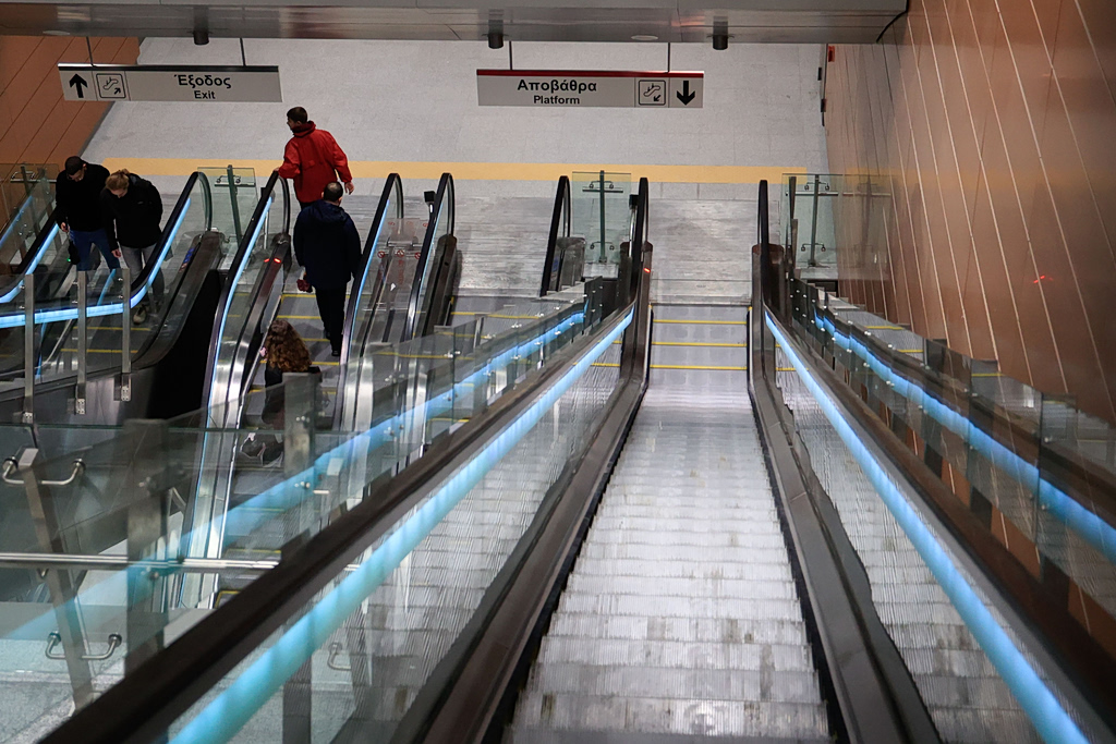 What To Know About Athens’ Metro Closing Early