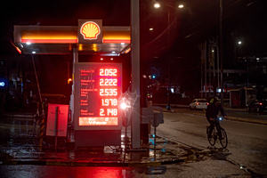 Fuel Prices Stay Above €2 in Greece