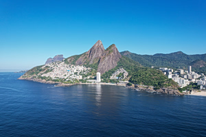 Rio de Janeiro: Over 200 Tourists Trapped on Hilltop