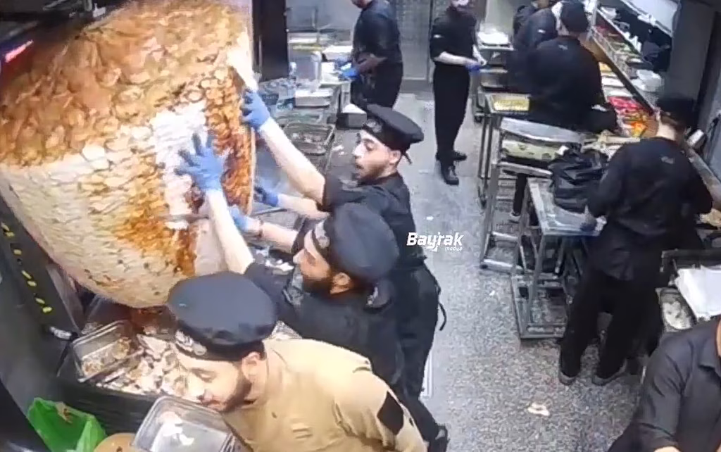 Giant Doner Kebab Topples in Egypt Shop, Sparks Panic