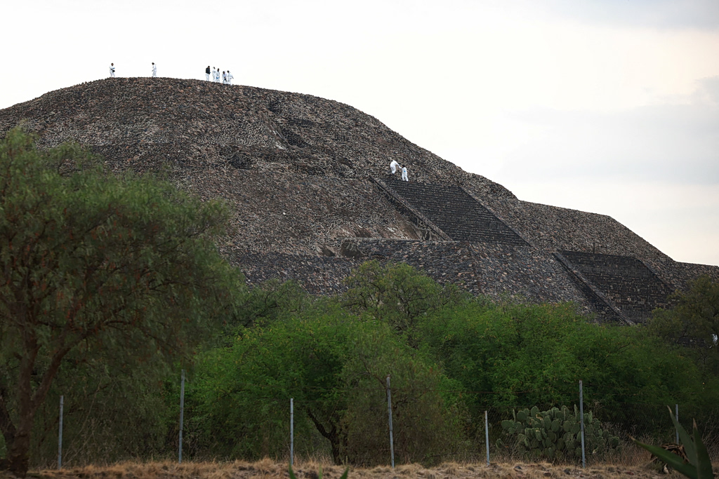 Shooting at Mexican Pyramids: One Tourist Killed & Gunman Dead