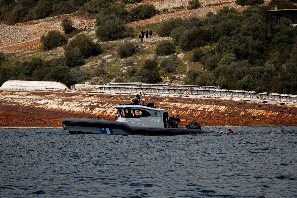 Greece Coast Guard Opens 39 Permanent Officer Roles