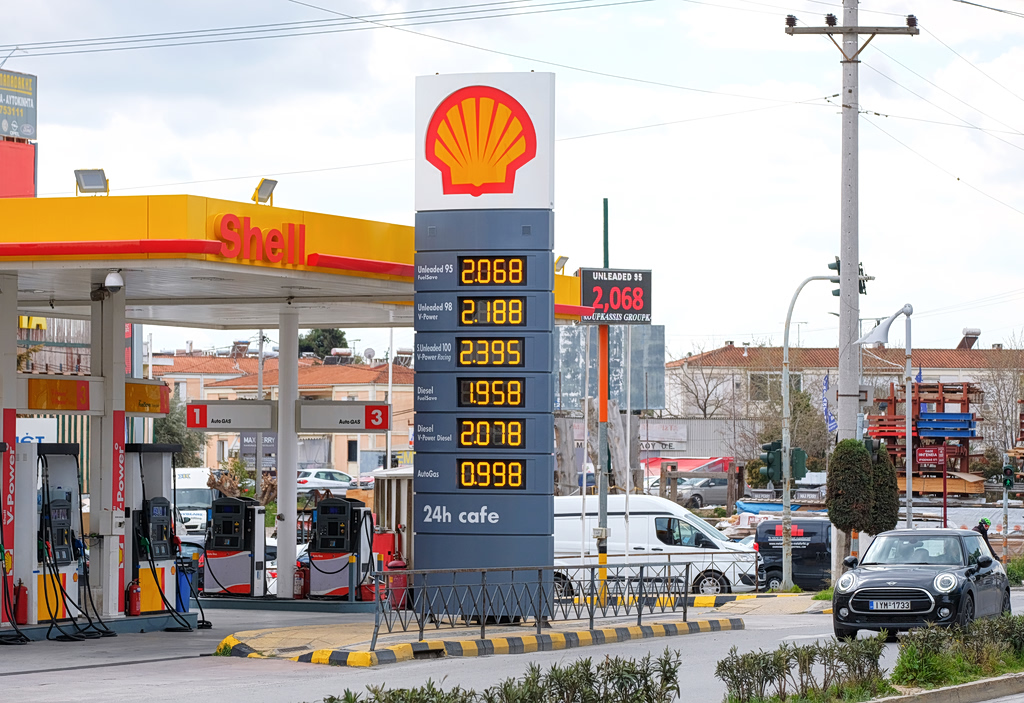 Greece Fuel Map Shows Sharp Price Divide