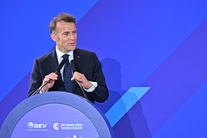Macron Calls Greece a Model of Economic Progress