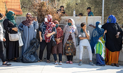 Stoning migrant
