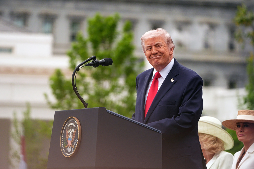 Trump Tells Aides to Prepare for Extended Blockade of Iran